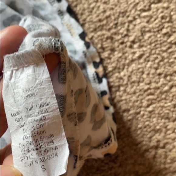 Boutique: Leopard Print Babydoll Tee - Picture 7 of 8